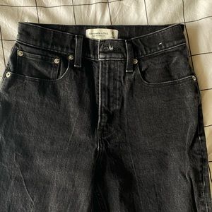 Abercrombie high rise mom jeans size 0/25